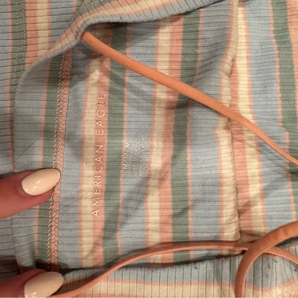 American eagle crop top :))) perfect under sweaters or for summer:) - Picture 3 of 3